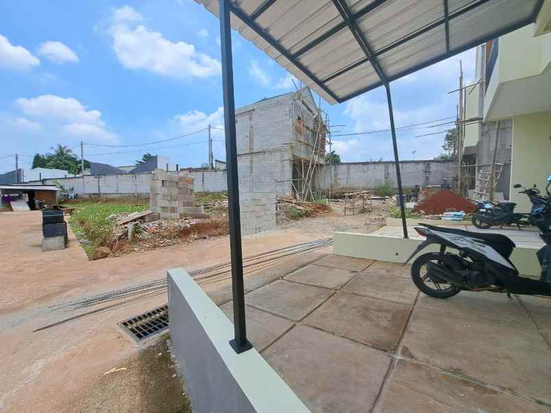 dijual rumah 2 lantai dekat stasiun citayam depok