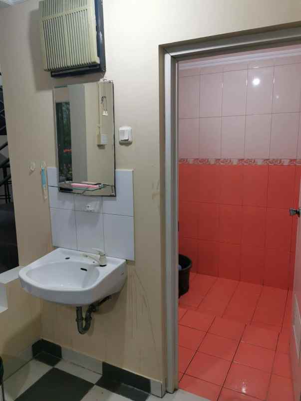 dijual rumah 2 lantai di kemang pratama 2 bekasi