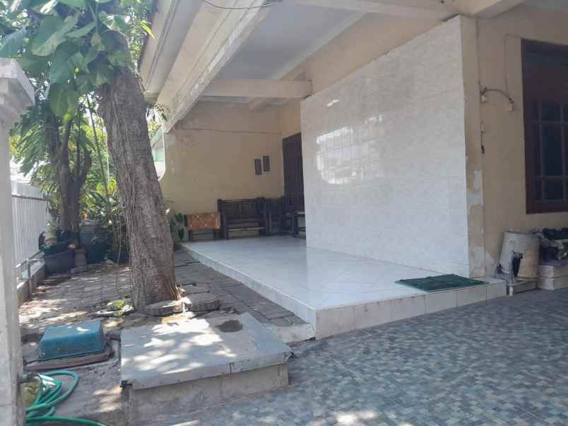 dijual rumah 2 lantai ketintang selatan surabaya