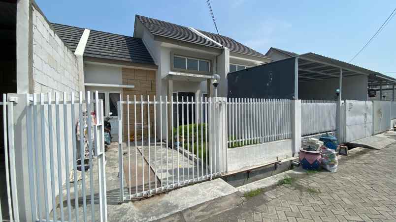 dijual rumah alana regency sedati