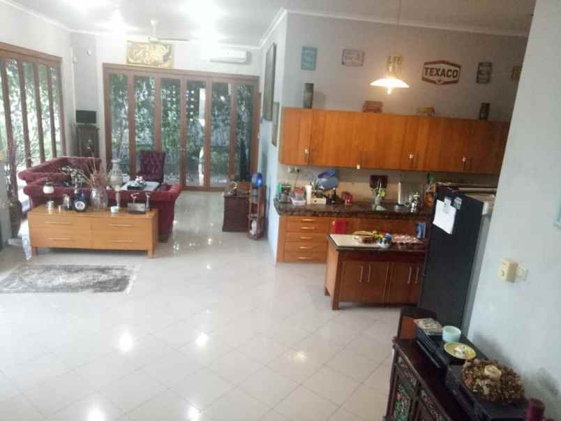 dijual rumah ampera