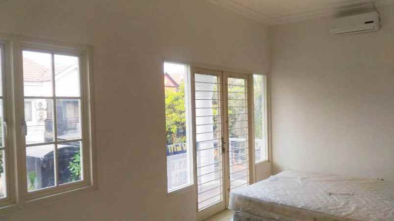 dijual rumah anggrek mas regency