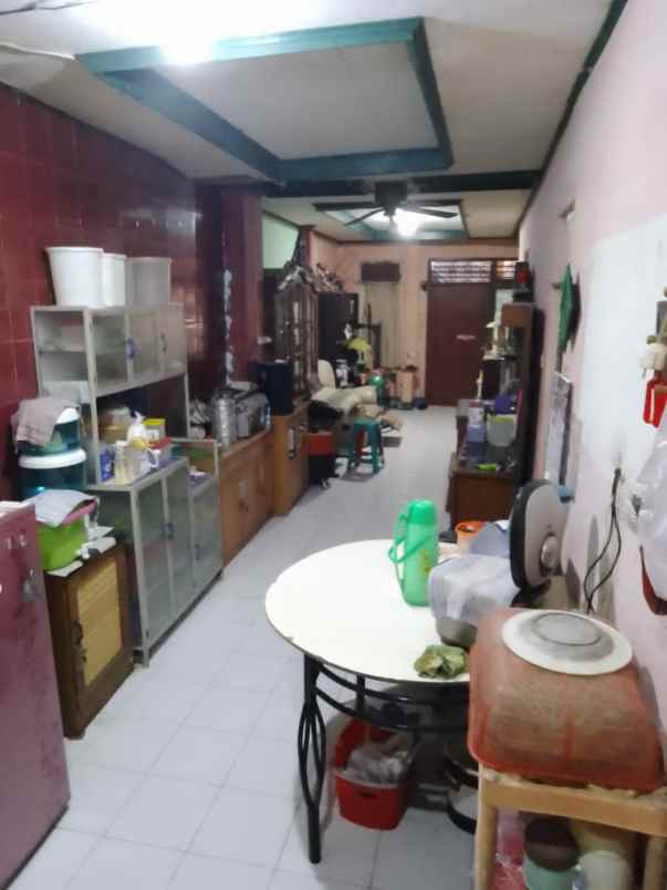 dijual rumah apik kondisi baik di bogor tengah