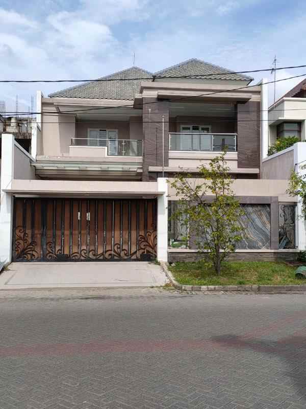 dijual rumah araya