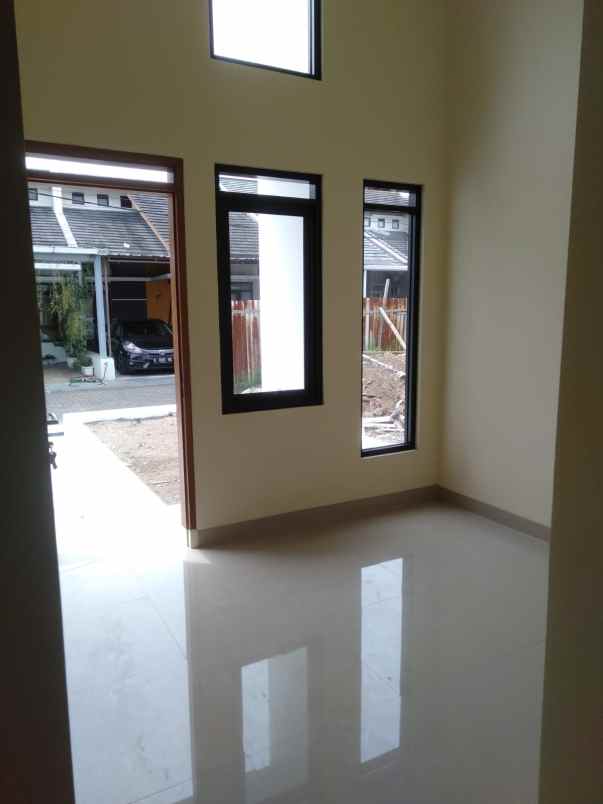 dijual rumah arcamanik