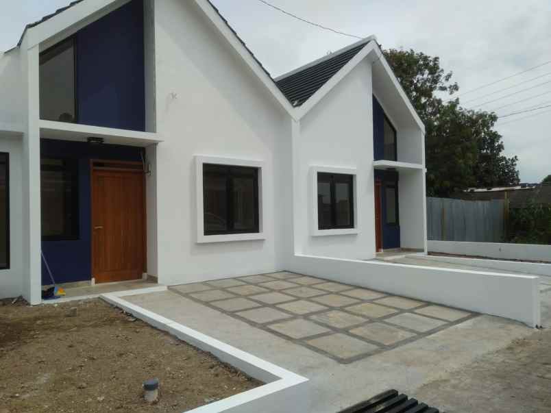 dijual rumah arcamanik