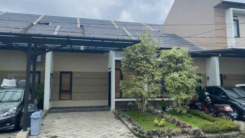 dijual rumah arcamanik