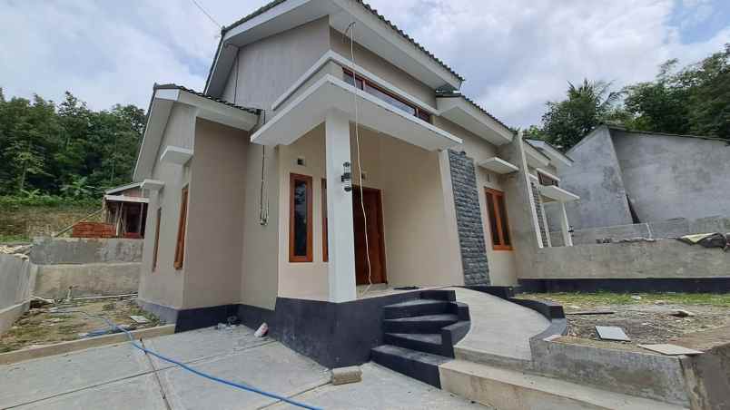 dijual rumah argomulyo kec sedayu