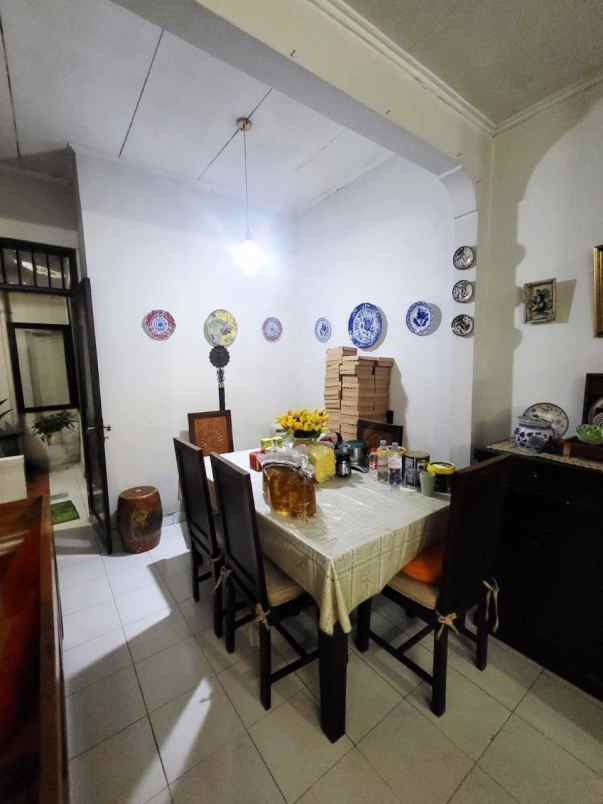 dijual rumah asri dan dalam perumahan besar cikunir