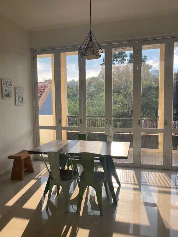 dijual rumah awiligar