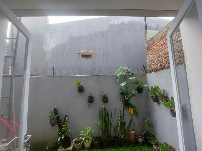 dijual rumah awiligar