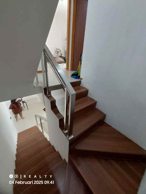 dijual rumah bali garden city view