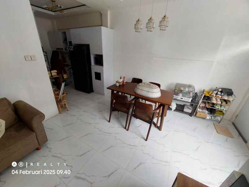 dijual rumah bali garden city view