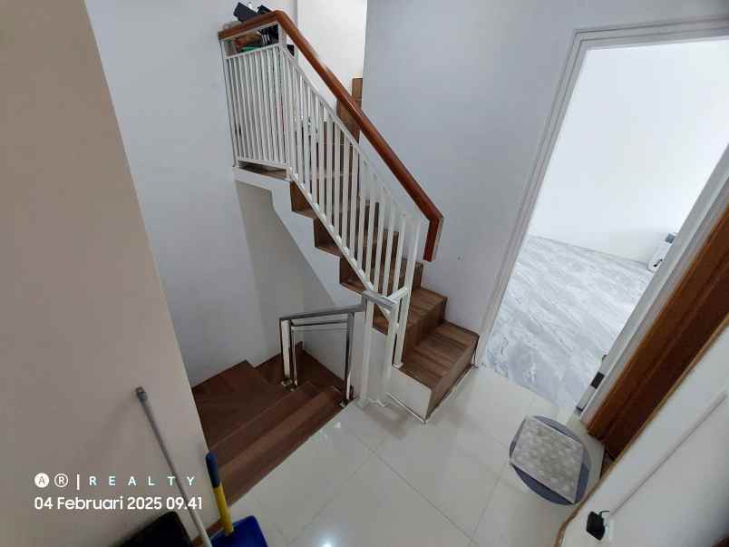 dijual rumah bali garden city view