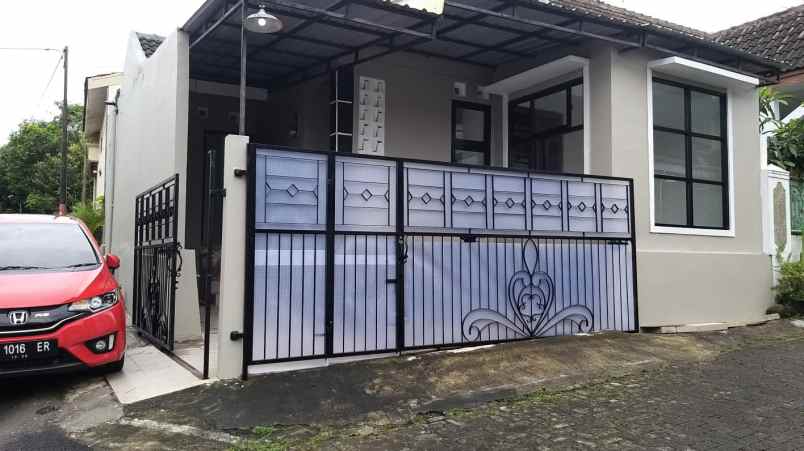 dijual rumah banyumanik