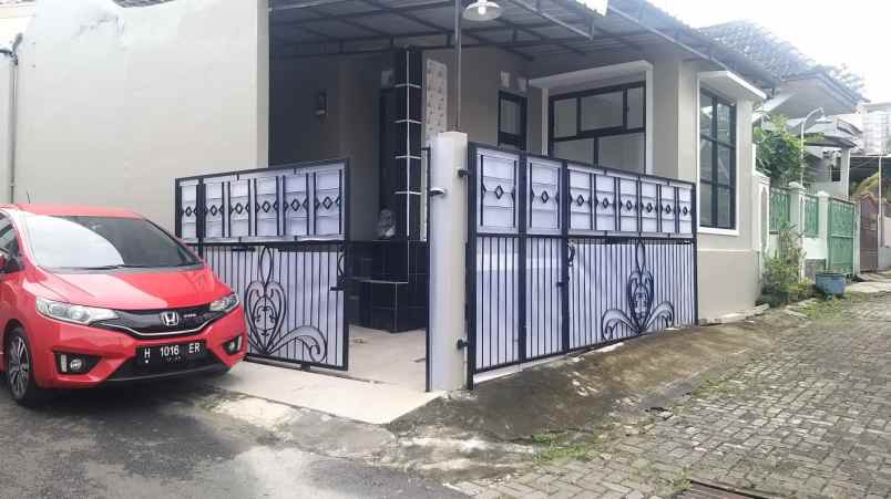 dijual rumah banyumanik