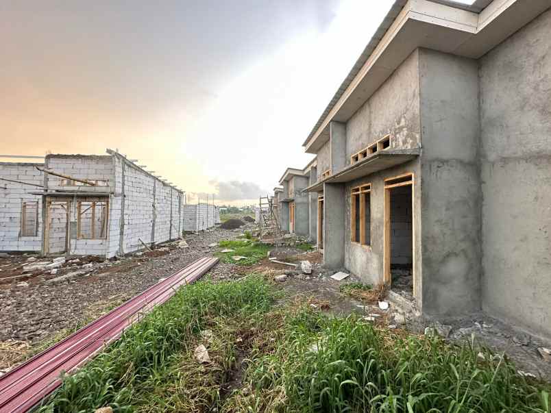 dijual rumah barombong tanjung bunga