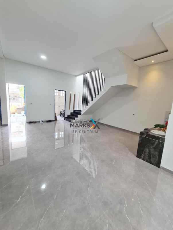 dijual rumah baru gress di manyar kertoadi galaxy mall