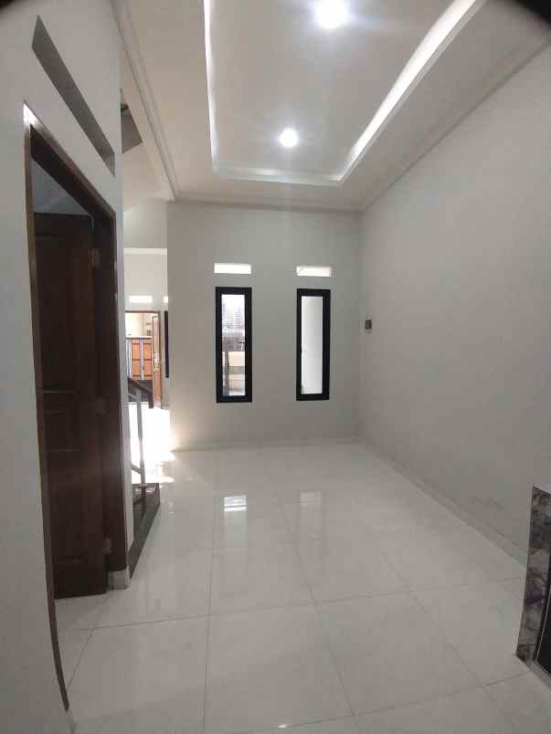 dijual rumah baru poris indah