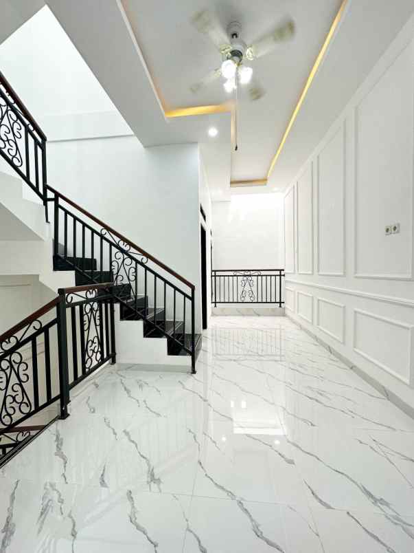 dijual rumah batu ampar kramatjati jaktim