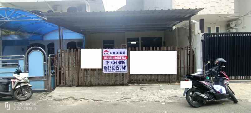 dijual rumah belakang mall kelapa