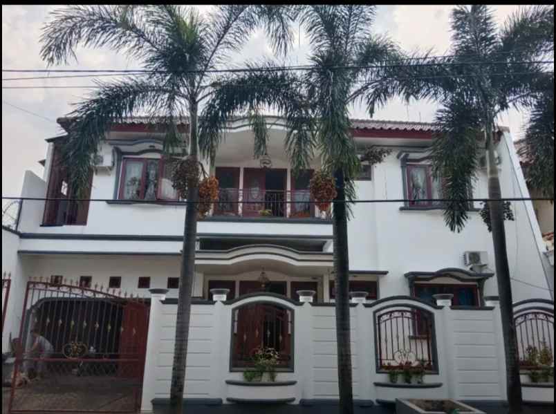 dijual rumah billymoon pondok kelapa