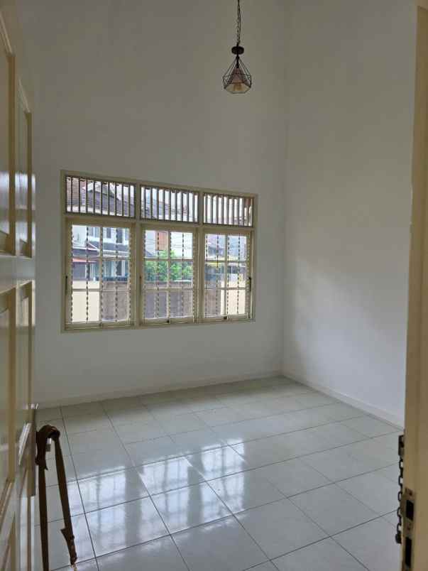 dijual rumah bintaro sektor 2 tangsel