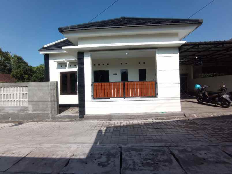 dijual rumah blotan