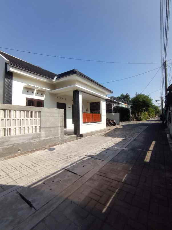 dijual rumah blotan