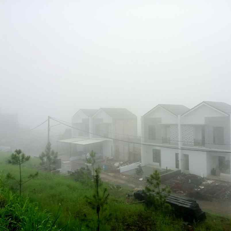 dijual rumah botanical view residence