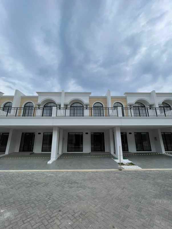 dijual rumah bukit nirmala pik2