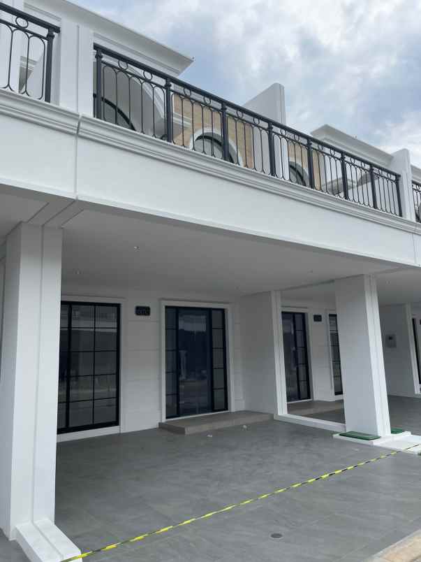 dijual rumah bukit nirmala pik2