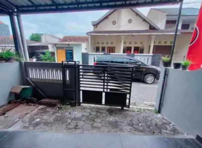 dijual rumah bulustalan