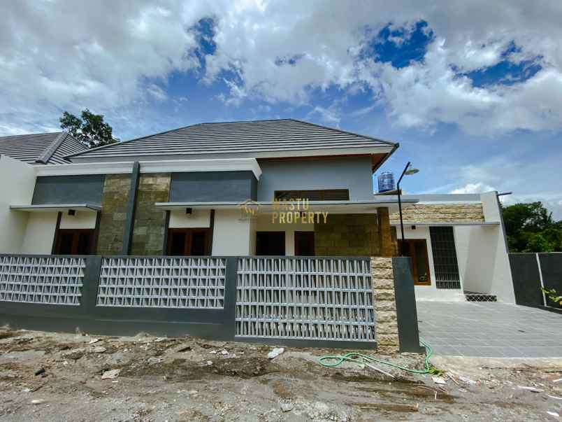 dijual rumah cantik dekat rsu mitra paramedika jakal