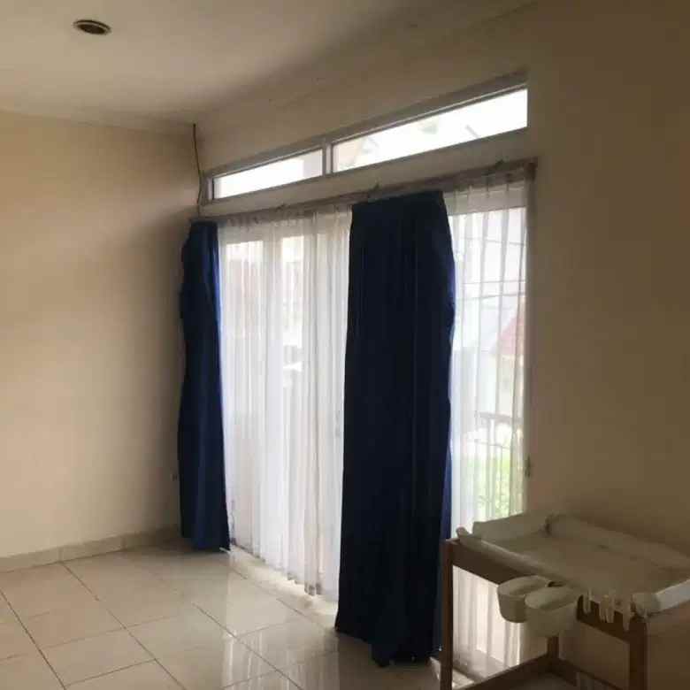 dijual rumah cantik hook di cirendeu