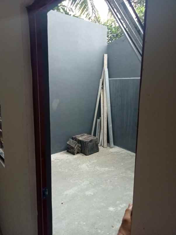 dijual rumah celaster baru renovasi