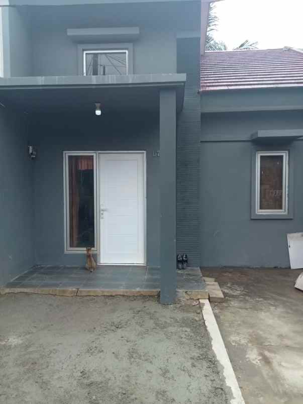 dijual rumah celaster baru renovasi