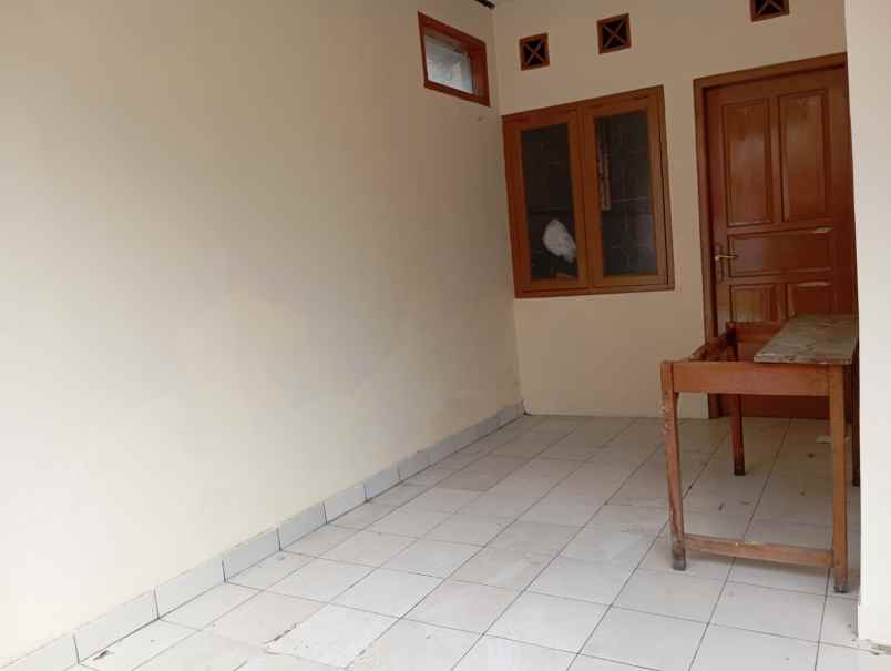 dijual rumah cihanjuang