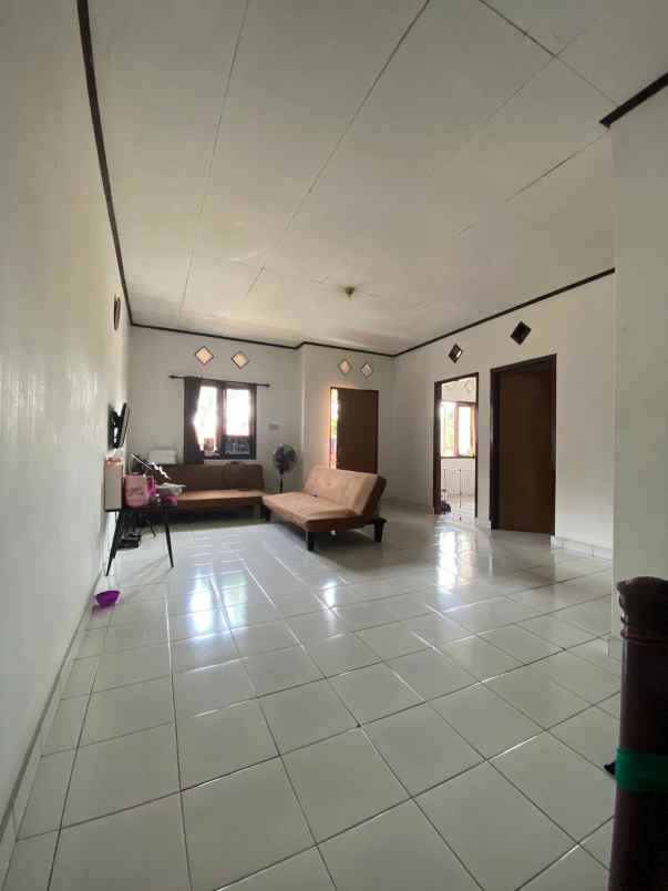 dijual rumah cihanjuang