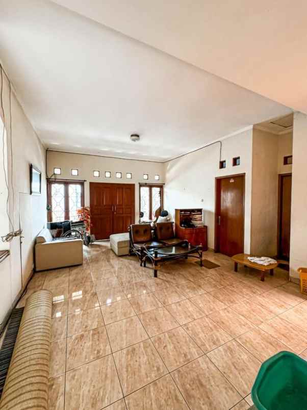 dijual rumah cikutra pahlawan kota bandung