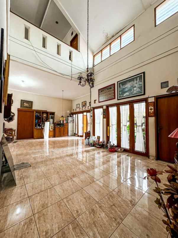 dijual rumah cikutra pahlawan kota bandung