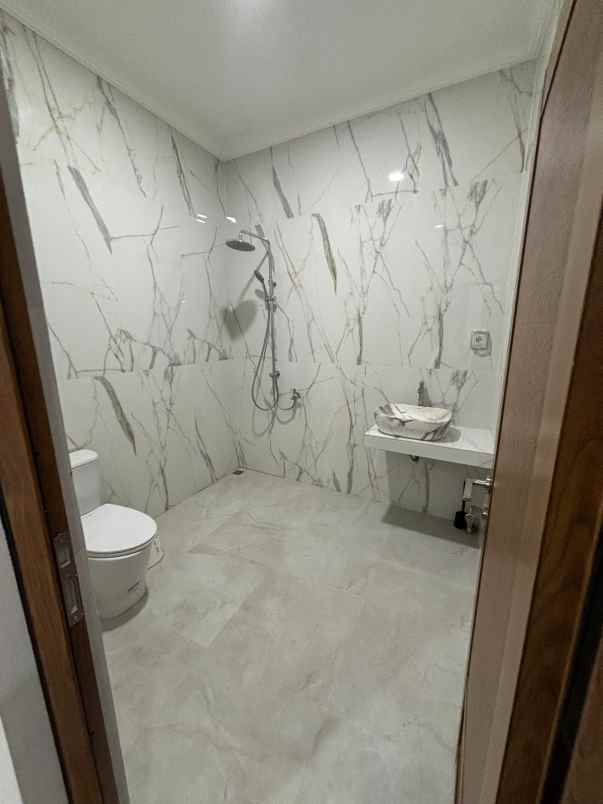 dijual rumah cimanggis