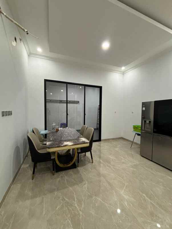 dijual rumah cimanggis