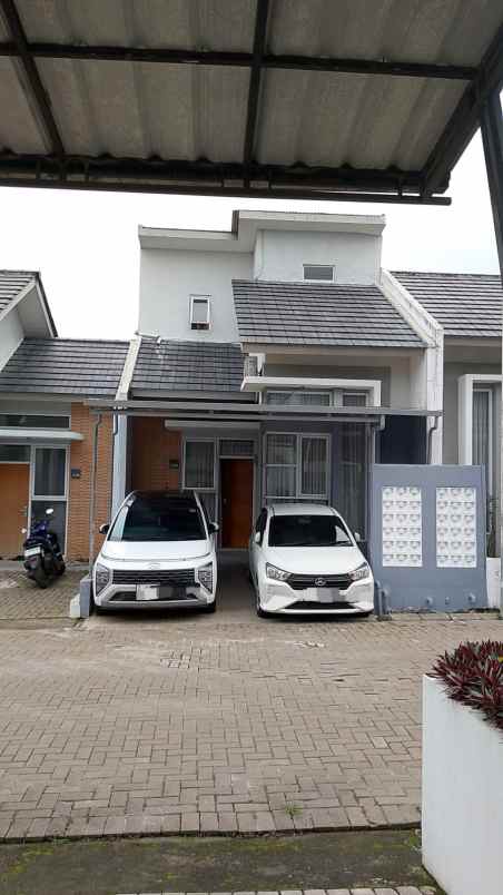 dijual rumah cimareme bandung barat