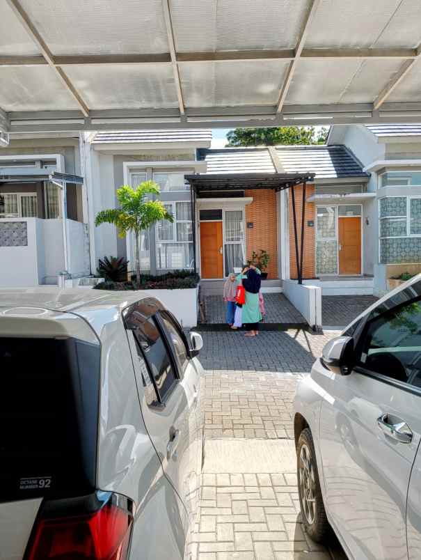 dijual rumah cimareme bandung barat