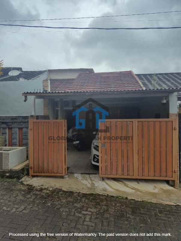 dijual rumah cipageran
