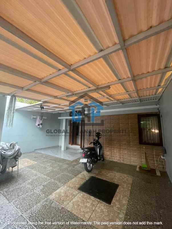 dijual rumah cipageran