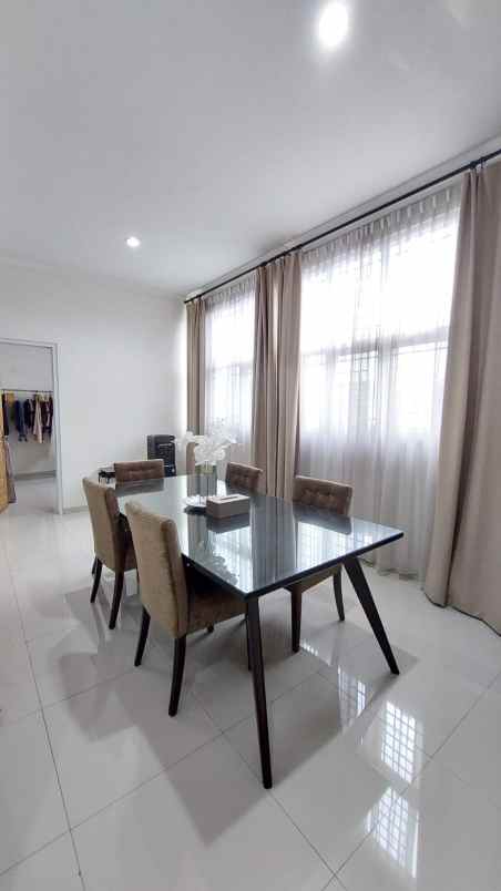 dijual rumah ciputat jombang