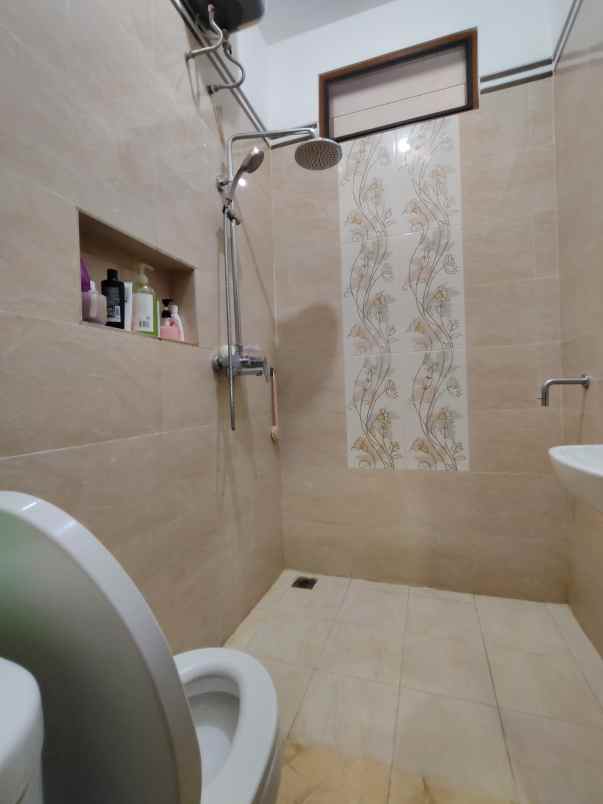 dijual rumah ciracas jakarta timur