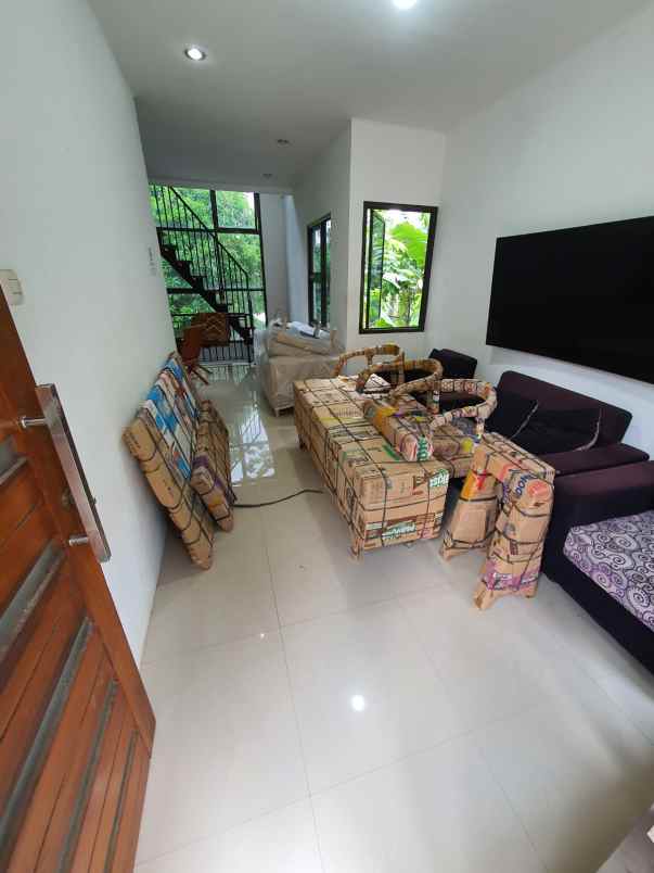 dijual rumah cireundeu ciputat timur